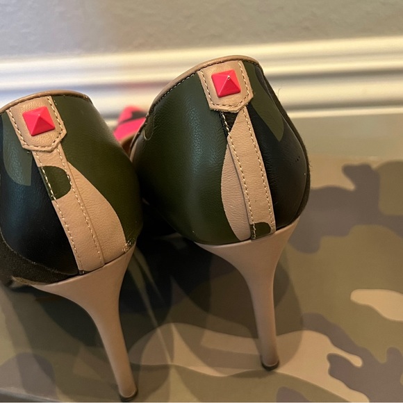 Valentino Rockstud RARE Camo Pink Pumps - Picture 11 of 12